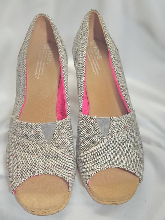 Toms Shoes - TOMS Women's Grey Speckled Open-Toe Wedge - Pink Lining
